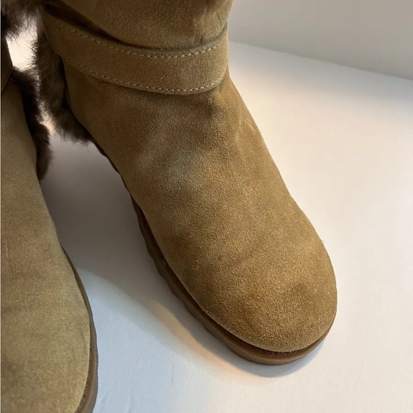 COACH Deeann Signature Boots Camel Tan Suede Buckle Rabbit Fur Trim Size 7B - Picture 10 of 13